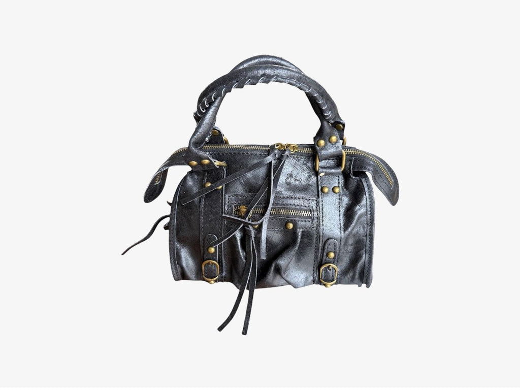 Kleine zwarte leren tas met verstelbaar koord